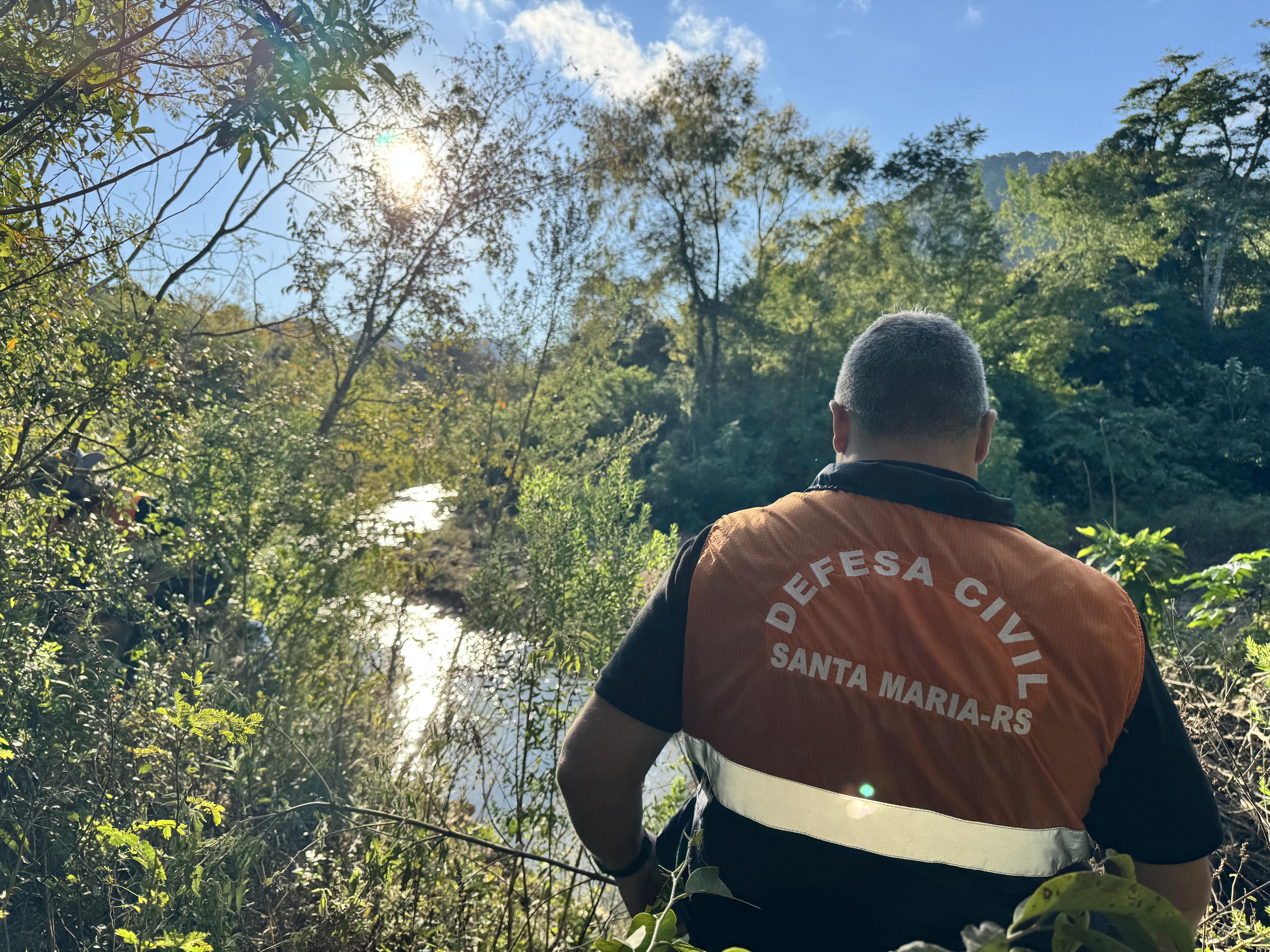 Vistoria na ponte da Rua Vereador Antônio Dias reforça busca por soluções para prevenir alagamentos